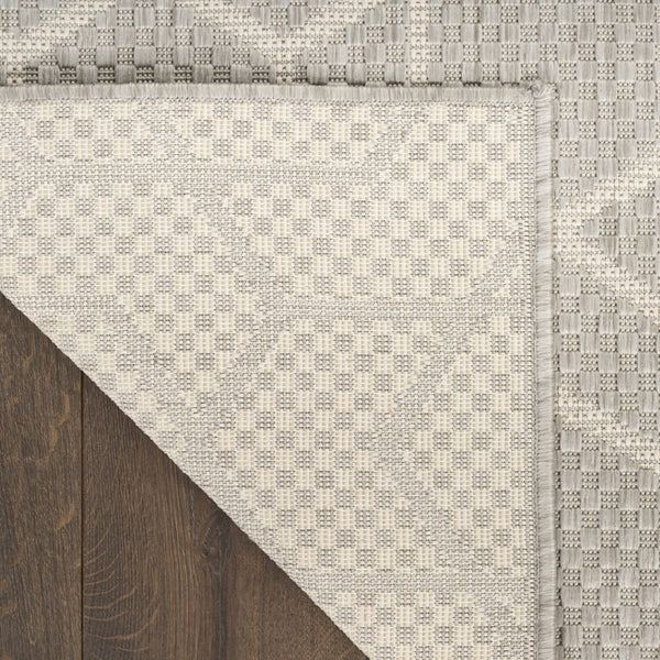 HomeRoots 6' X 9' Gray and Ivory Geometric Area Rug - Stylish, Durable & Easy-Care for Indoor/Outdoor Spaces 572880