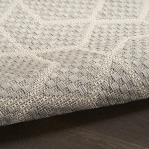 HomeRoots 6' X 9' Gray and Ivory Geometric Area Rug - Stylish, Durable & Easy-Care for Indoor/Outdoor Spaces 572880
