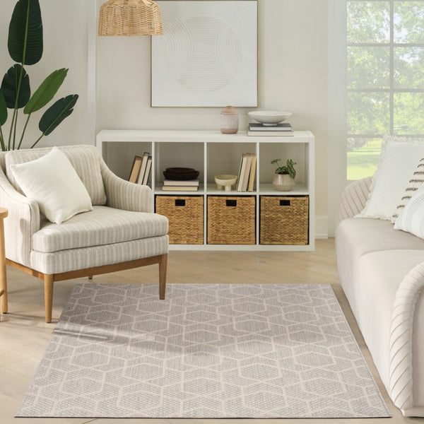 HomeRoots 6' X 9' Gray and Ivory Geometric Area Rug - Stylish, Durable & Easy-Care for Indoor/Outdoor Spaces 572880