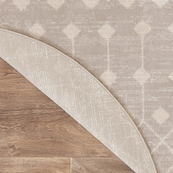 Homeroots 5' Beige Geometric Power Loom Round Rug  Polypropylene 573907