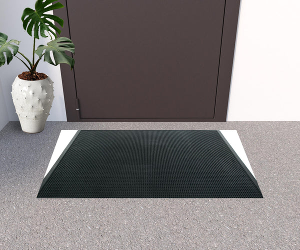 Homeroots 24" X 40" Black Rubber Outdoor Door Mat   573966