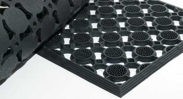 Homeroots 18" X 47" Black Rubber Outdoor Door Mat   573972