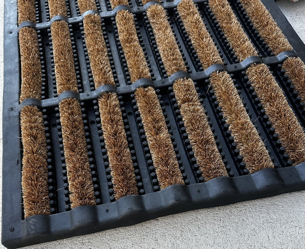 Homeroots 18" X 30" Black Rubber Outdoor Door Mat   573985