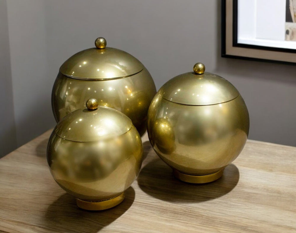 Homeroots Set Of Three Gold Metal Decorative Lidded Canisters - Elegant Modern Home Decor With Chic Style  Metal 574102