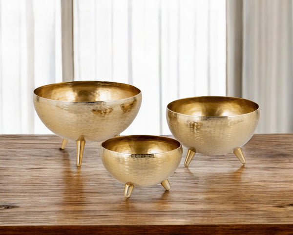 Homeroots Set Of Three Gold Metal Decorative Bowls With Unique Footed Design For Stylish Home Décor  Metal 574106