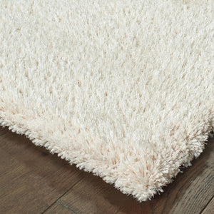 Homeroots 5' Luxurious Ivory Shag Hand-tufted Area Rug – Soft, Stain-resistant Comfort For Any Space 5' X 7' Polyester 574428