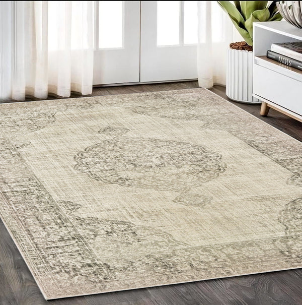 Homeroots 5' Elegant Ivory And Gray Oriental Distressed Area Rug - Stain Resistant, Perfect For Any Decor Ivory,Grey Polypropylene 574544
