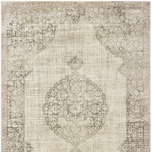 Homeroots 10' Ivory Oriental Power Loom Area Rug - Stylish, Stain Resistant, Perfect For Family Spaces & Decor 4' X 5' Polypropylene 574546