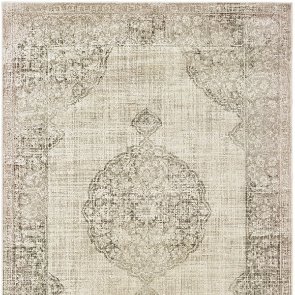 Homeroots 10' Ivory Oriental Power Loom Area Rug - Stylish, Stain Resistant, Perfect For Family Spaces & Decor 4' X 5' Polypropylene 574546