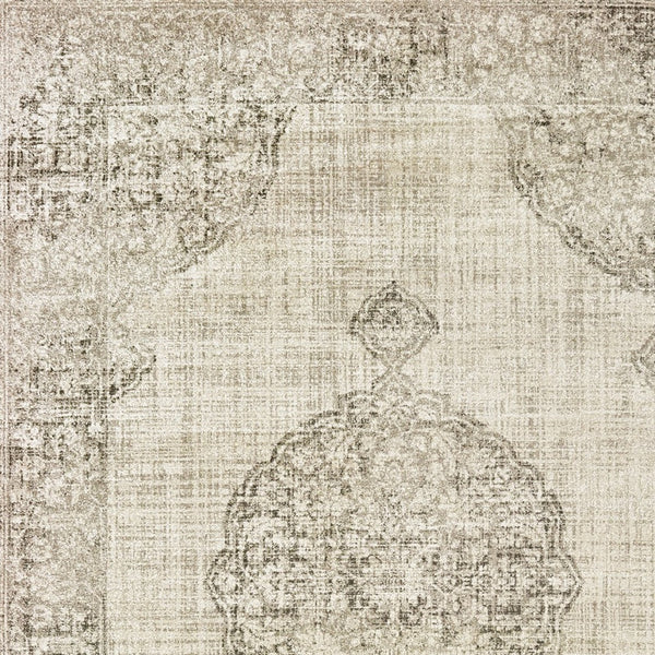 Homeroots 10' Ivory Oriental Power Loom Area Rug - Stylish, Stain Resistant, Perfect For Family Spaces & Decor 7' X 10' Polypropylene 574547