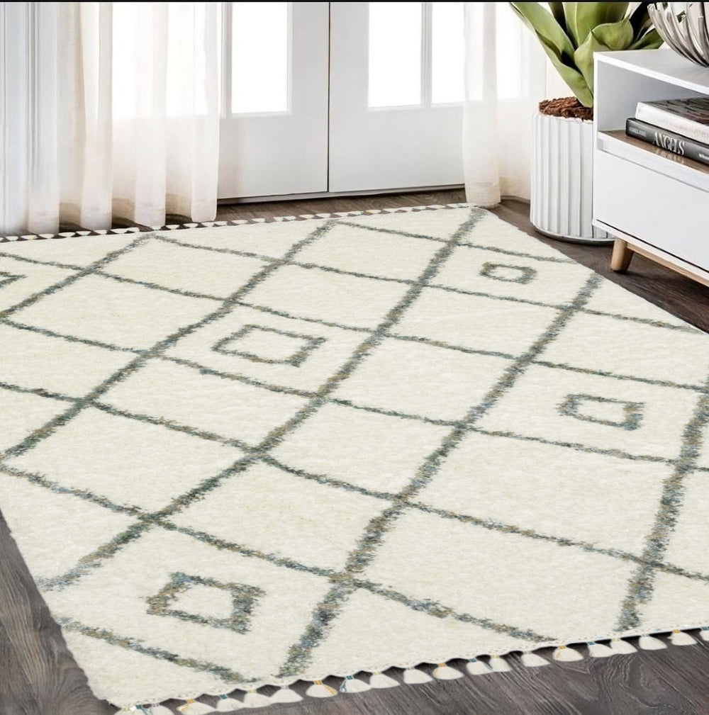 HomeRoots 5' Ivory Gray and Tan Diamond Shag Area Rug with Fringe - Plush, Stain-Resistant Luxury for Homes 5' X 8' 574635