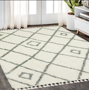 Homeroots 5' Ivory Diamond Shag Area Rug With Fringe - Stylish, Stain-resistant Comfort For Any Space 5' X 8' Polypropylene 574635
