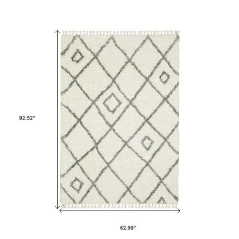 Homeroots 5' Ivory Diamond Shag Area Rug With Fringe - Stylish, Stain-resistant Comfort For Any Space 5' X 8' Polypropylene 574635