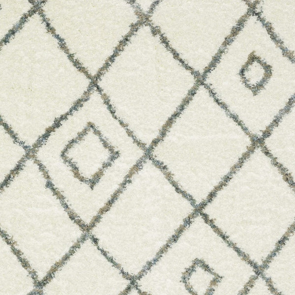 Homeroots 5' Ivory Diamond Shag Area Rug With Fringe - Stylish, Stain-resistant Comfort For Any Space 4' X 5' Polypropylene 574637