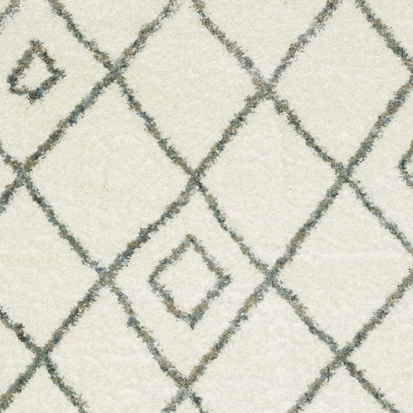 Homeroots 5' Ivory Diamond Shag Area Rug With Fringe - Stylish, Stain-resistant Comfort For Any Space 7' X 10' Polypropylene 574638