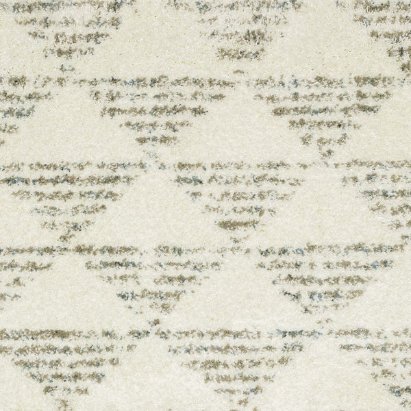 Homeroots 5' Luxurious Ivory Geometric Shag Area Rug With Trendy Fringe – Perfect For Cozy Spaces And Pets! 10' X 13' Polypropylene 574646