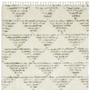 HomeRoots 5' Ivory and Green Geometric Shag Area Rug with Fringed Edges – Soft, Durable, Stylish Comfort for Any Space 7' X 10' 574648