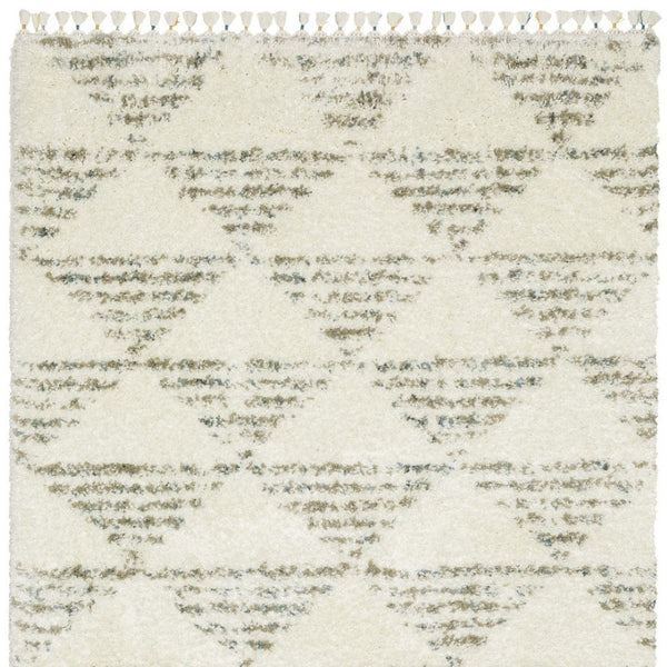 HomeRoots 5' Ivory and Green Geometric Shag Area Rug with Fringed Edges – Soft, Durable, Stylish Comfort for Any Space 7' X 10' 574648