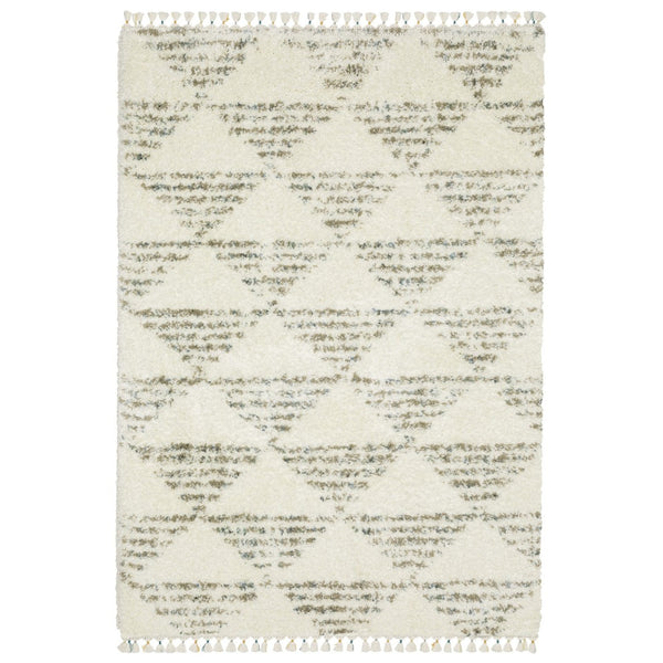 HomeRoots 5' Ivory and Green Geometric Shag Area Rug with Fringed Edges – Soft, Durable, Stylish Comfort for Any Space 7' X 10' 574648