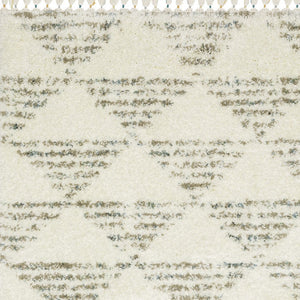 Homeroots 5' Luxurious Ivory Geometric Shag Area Rug With Trendy Fringe – Perfect For Cozy Spaces And Pets! 8' X 11' Polypropylene 574649