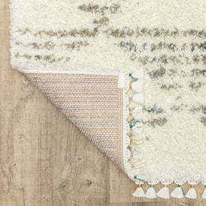 Homeroots 5' Luxurious Ivory Geometric Shag Area Rug With Trendy Fringe – Perfect For Cozy Spaces And Pets! 8' X 11' Polypropylene 574649