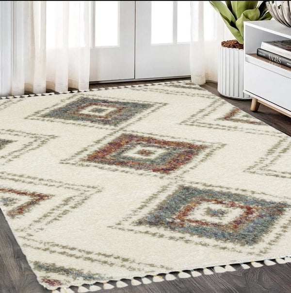 Homeroots 5' Ivory Southwestern Shag Area Rug With Fringe - Cozy, Stylish, And Stain Resistant For Any Decor 5' X 8' Polypropylene 574655