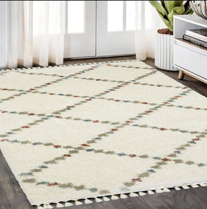 HomeRoots 5' Diamond Shag Area Rug in Gray, Ivory & Tan with Fringed Edges - Soft, Stylish & Durable Decor 5' X 8' 574660