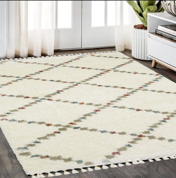HomeRoots 5' Diamond Shag Area Rug in Gray, Ivory & Tan with Fringed Edges - Soft, Stylish & Durable Decor 5' X 8' 574660