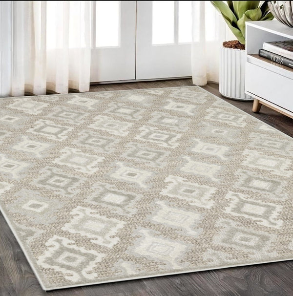 HomeRoots 5' Timeless Beige and Gray Oriental Area Rug - Stain Resistant, Durable, Perfect for High-Traffic Spaces 5' X 8' 574839