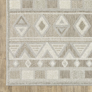 Homeroots 5' Geometric Power Loom Area Rug In Beige And Gray - Stylish, Stain-resistant Decor For Any Space 8' X 11' Polypropylene 574846
