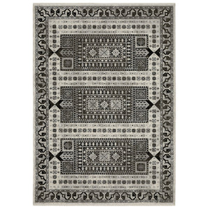 Homeroots 5' Ivory Oriental Area Rug With Charcoal Design And Fringe - Stain Resistant, Stylish Home Decor 7' X 10' Polyester 574883