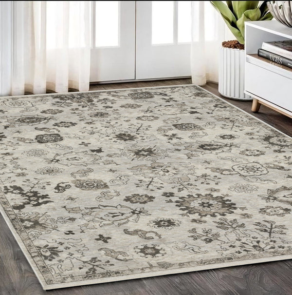 Homeroots 5' Ivory Oriental Area Rug With Fringe - Elegant Design, Stain Resistant, Perfect For Home Décor 5' X 8' Polyester 574893