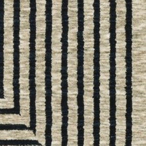 Homeroots 5' Beige Geometric Area Rug With Fringe - Stylish, Stain-resistant Design For Cozy Home Decor 8' X 11' Polyester 575008