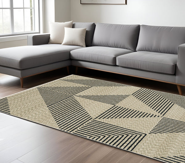 Homeroots 5' Beige Geometric Area Rug With Fringe - Stylish, Stain-resistant Design For Cozy Home Decor 8' X 11' Polyester 575008