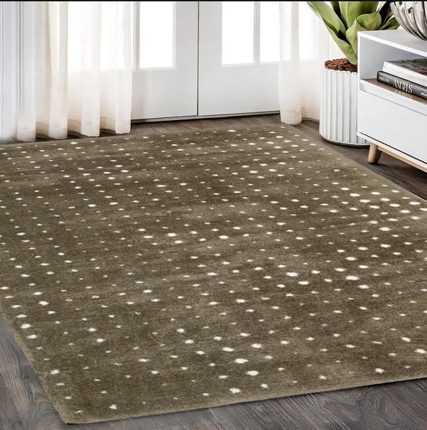 Homeroots 5' Artistic Brown Geometric Power Loom Area Rug – Stain Resistant, Perfect For Homes With Kids & Pets 5' X 8' Polyester 575043
