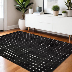 Homeroots 5' Artistic Brown Geometric Power Loom Area Rug – Stain Resistant, Perfect For Homes With Kids & Pets 4' X 6' Polyester 575049