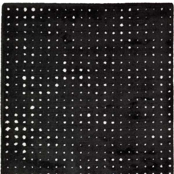 Homeroots 5' Artistic Brown Geometric Power Loom Area Rug – Stain Resistant, Perfect For Homes With Kids & Pets 7' X 10' Polyester 575051