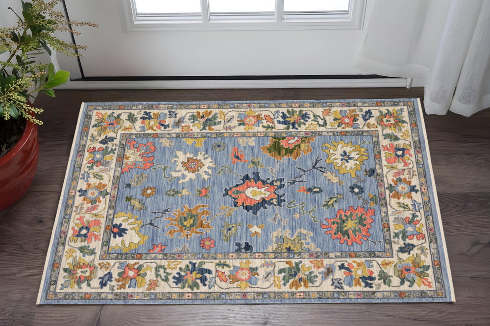 Homeroots 2' Cozy Gray Oriental Area Rug With Fringe - Elevate Your Space With Timeless Style And Warmth 2' X 3' Wool Blend 575203