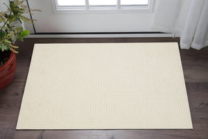 Homeroots 3' Stylish Ivory Geometric Power Loom Area Rug - Perfect For Homes With Kids And Pets, Stain Resistant 3' X 5' Polypropylene,Polyester 575257