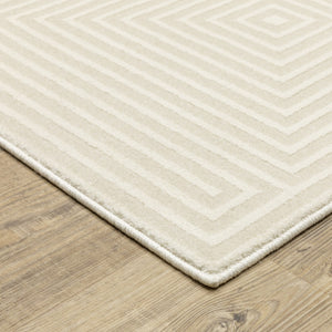 Homeroots 3' Stylish Ivory Geometric Power Loom Area Rug - Perfect For Homes With Kids And Pets, Stain Resistant 3' X 5' Polypropylene,Polyester 575257