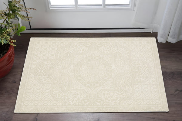 Homeroots 3' Ivory Medallion Area Rug - Stain Resistant, Stylish Design For Home Decor And Cozy Spaces 3' X 5' Polypropylene,Polyester 575262