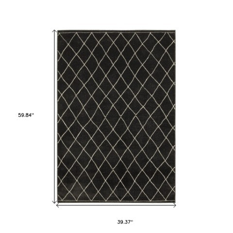 Homeroots 3' Charcoal And Ivory Trellis Area Rug - Stylish, Stain-resistant Design For Modern Home Decor 3' X 5' Polypropylene,Polyester 575265