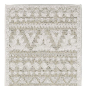 HomeRoots 5' Beige and Ivory Tribal Area Rug - Durable, Stain-Resistant Design for Stylish Living Spaces 8' Runner 575267