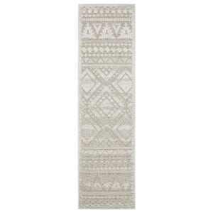 HomeRoots 5' Beige and Ivory Tribal Area Rug - Durable, Stain-Resistant Design for Stylish Living Spaces 8' Runner 575267