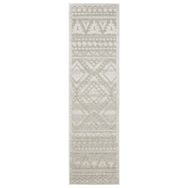 HomeRoots 5' Beige and Ivory Tribal Area Rug - Durable, Stain-Resistant Design for Stylish Living Spaces 8' Runner 575267