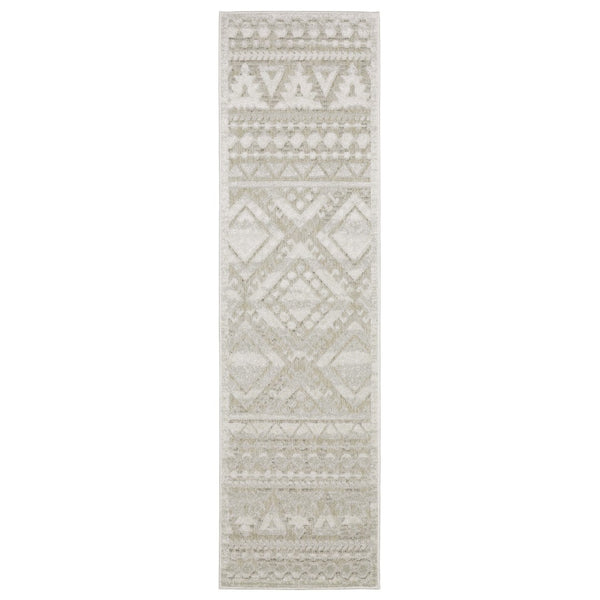 HomeRoots 5' Beige and Ivory Tribal Area Rug - Durable, Stain-Resistant Design for Stylish Living Spaces 8' Runner 575267