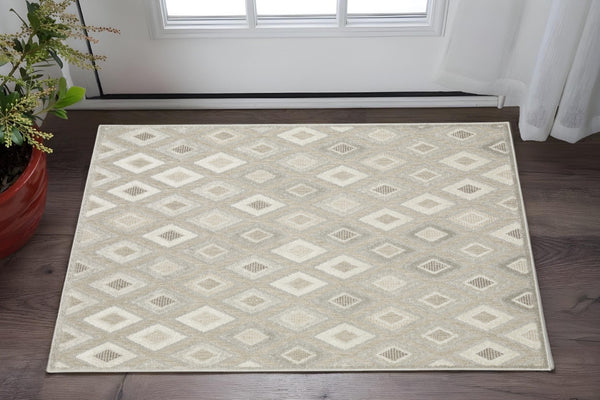 HomeRoots 5' Elegant Beige and Gray Diamond Area Rug – Durable, Stain-Resistant, Perfect for Any Home Decor 3' X 5' 575268