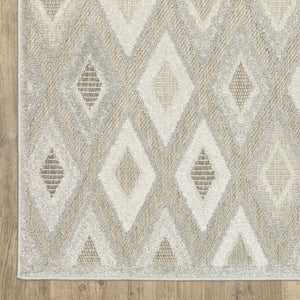 HomeRoots 5' Elegant Beige and Gray Diamond Area Rug – Durable, Stain-Resistant, Perfect for Any Home Decor 3' X 5' 575268