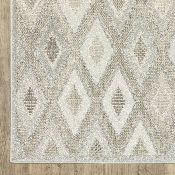 HomeRoots 5' Elegant Beige and Gray Diamond Area Rug – Durable, Stain-Resistant, Perfect for Any Home Decor 3' X 5' 575268