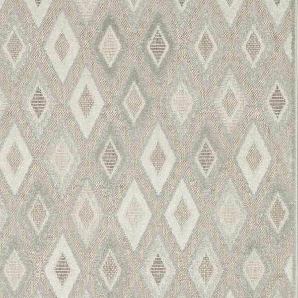 HomeRoots 5' Elegant Beige and Gray Diamond Area Rug – Durable, Stain-Resistant, Perfect for Any Home Decor 3' X 5' 575268
